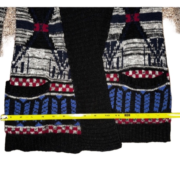 Cozy Patterned Sweater - Picture 5 of 6